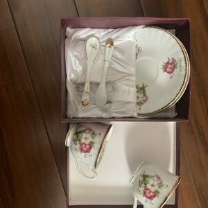 Adeline Italia Porcelain Tea Set - August Birthday